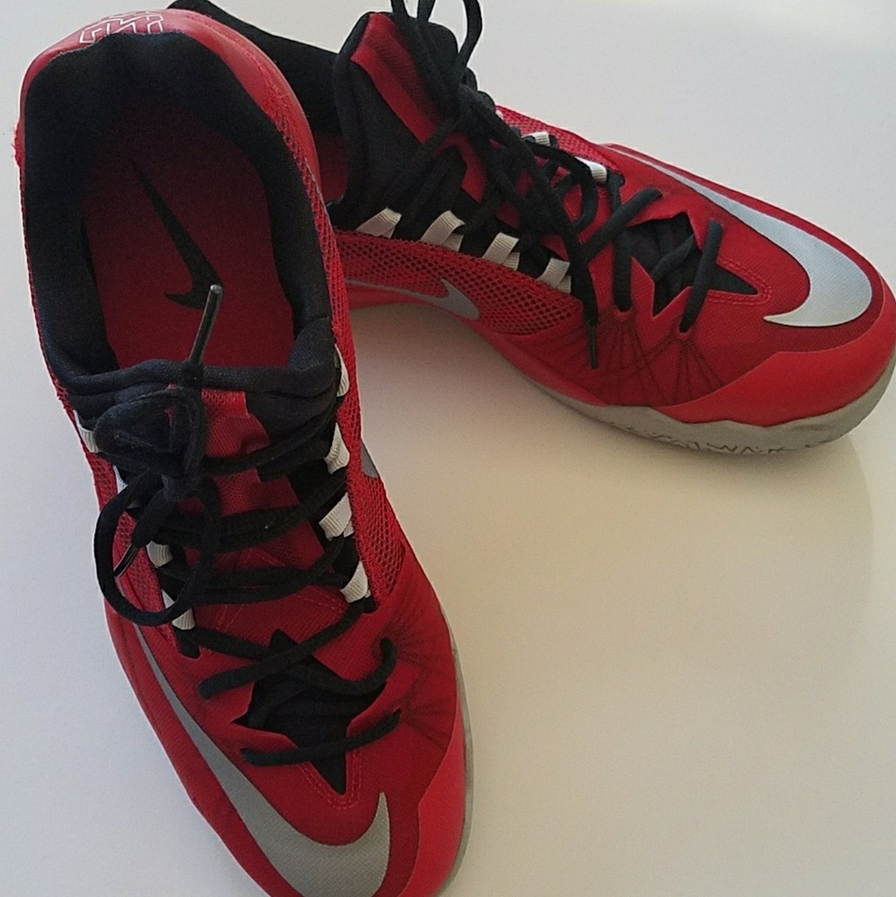 NIKE ZOOM SNEAKERS